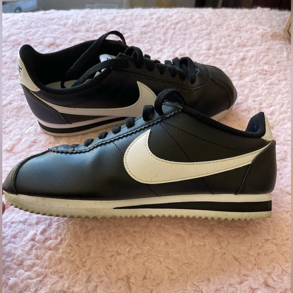 Nike Cortez Basic Leather Women’s Size 7.5 Black White 807471-010 no box - Picture 10 of 11